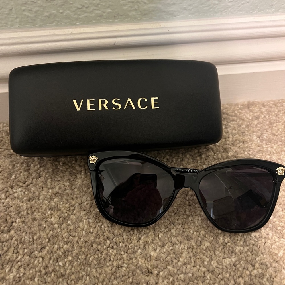 Versace Elegant Black Sunglasses